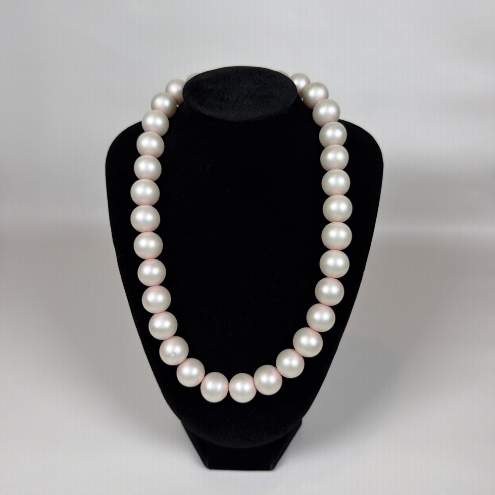 White Faux Pearl Necklace Rhinestone Magnetic Clasp Statement Bridal Elegant